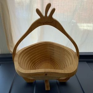 Harry and David Wooden Collapsible Bowl in Apple Shape
